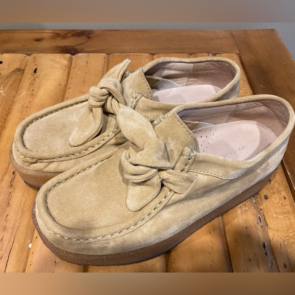 Loeffler Randall
Suede Bow Accents Oxfords